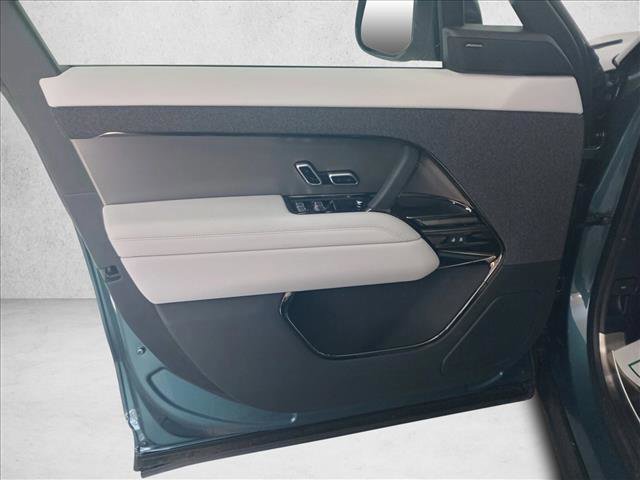 Certified 2025 Land Rover Range Rover Sport SE image 13