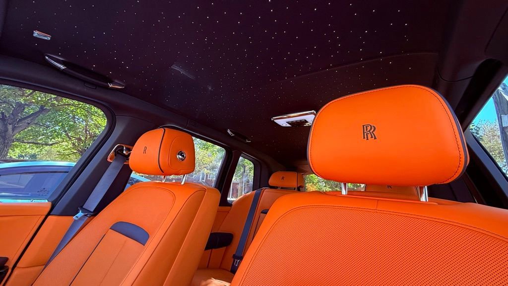 Used 2024 Rolls-Royce Cullinan w/ Leather Finishing Pack image 22