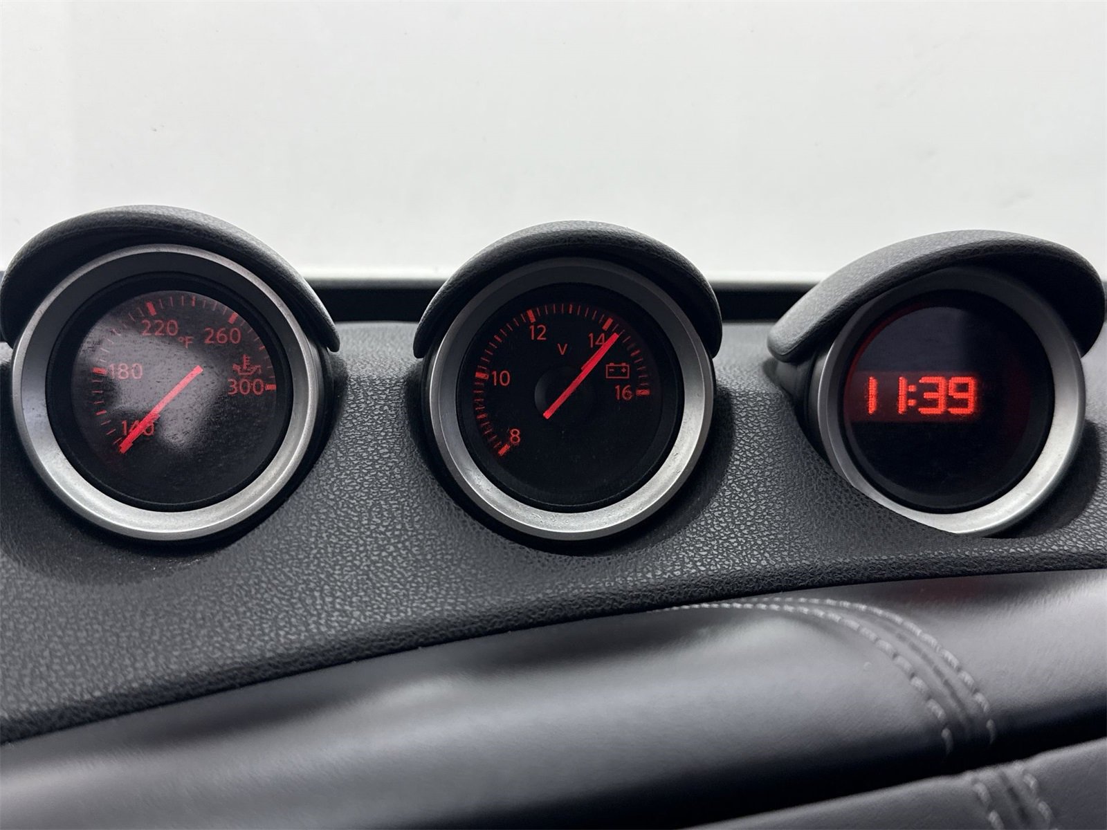 Used 2016 Nissan 370Z w/ Sport Package image 23