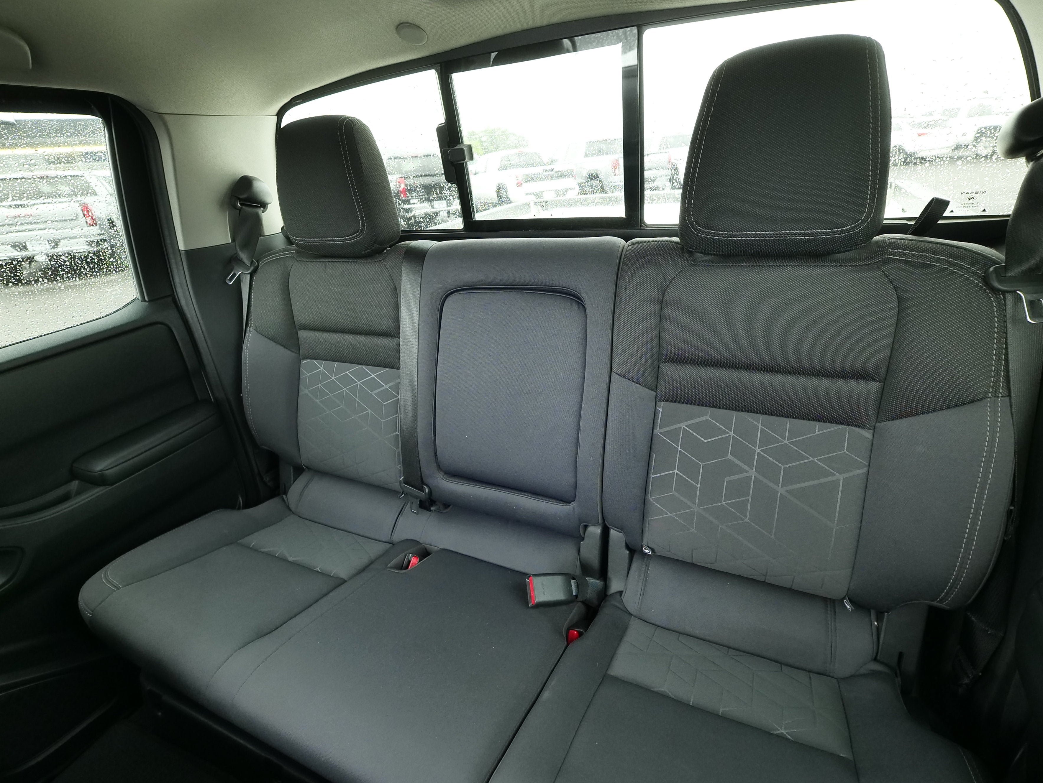 Used 2025 Nissan Frontier SV AWD/4WD image 22