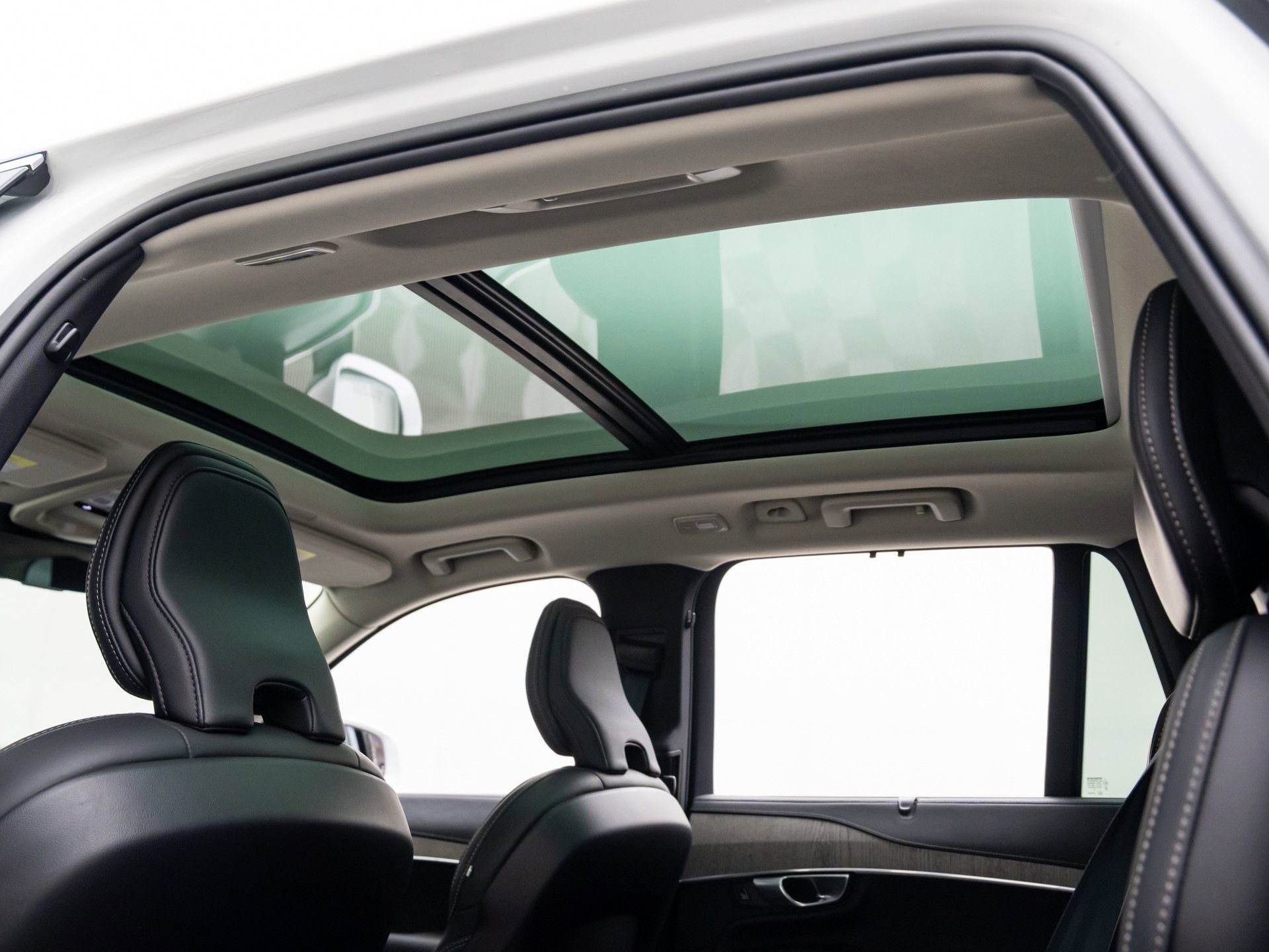 Used 2023 Volvo XC90 B6 Ultimate w/ Protection Package Premier image 20