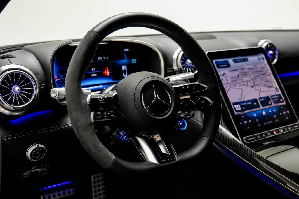 Used 2023 Mercedes-Benz SL 63 AMG 4MATIC image 17