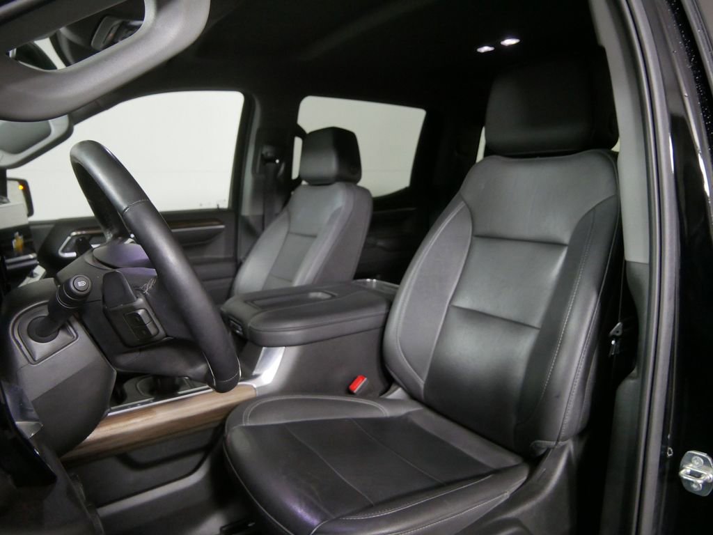 Used 2022 Chevrolet Silverado 1500 RST w/ Redline Edition image 9