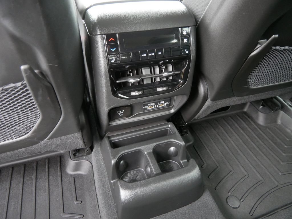 Used 2024 Jeep Grand Cherokee L Limited AWD/4WD image 22