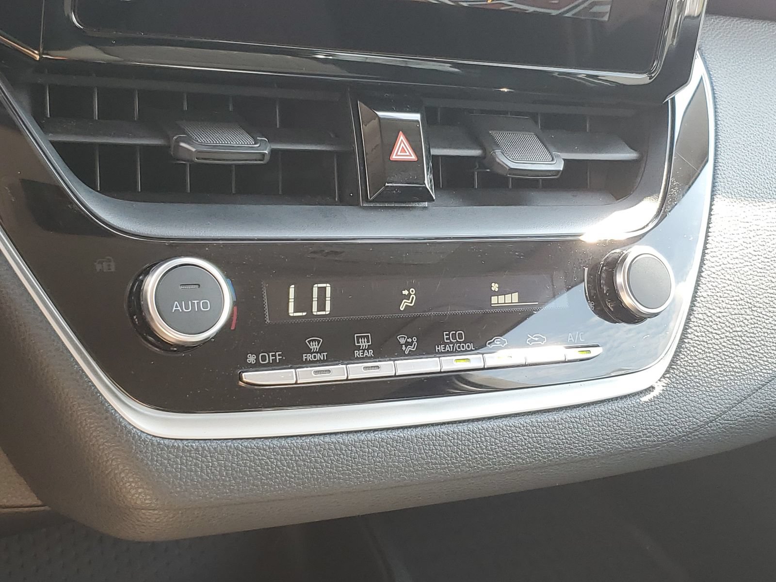 Certified 2024 Toyota Corolla LE FWD image 29