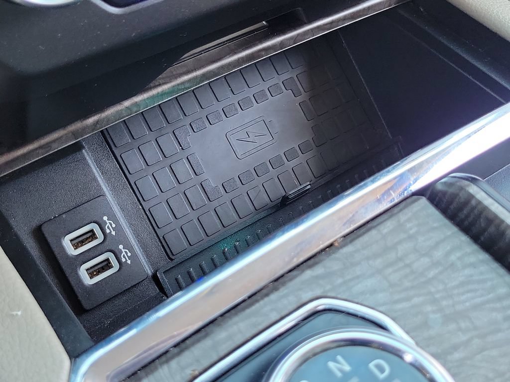 Used 2019 Ford Expedition Limited w/ Equipment Group 302A AWD/4WD image 12