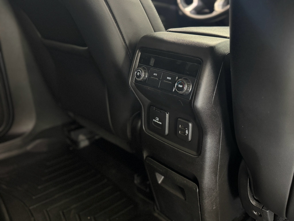 Used 2019 GMC Acadia SLT image 29