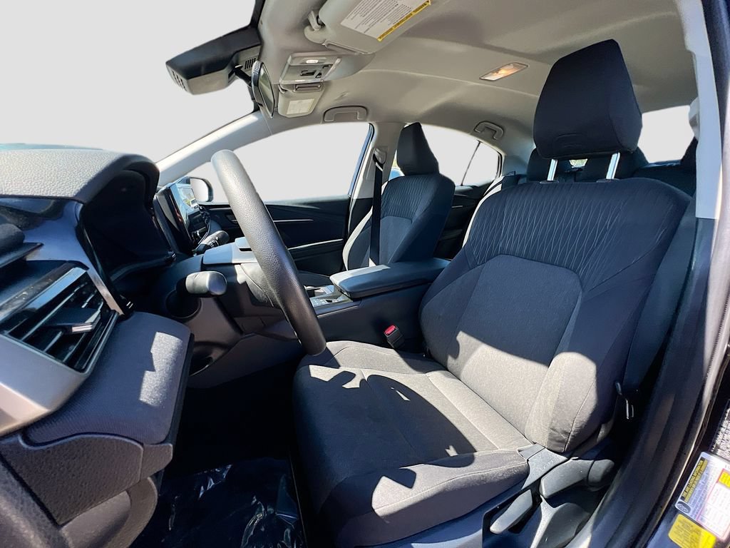 Used 2025 Toyota Camry LE FWD image 19