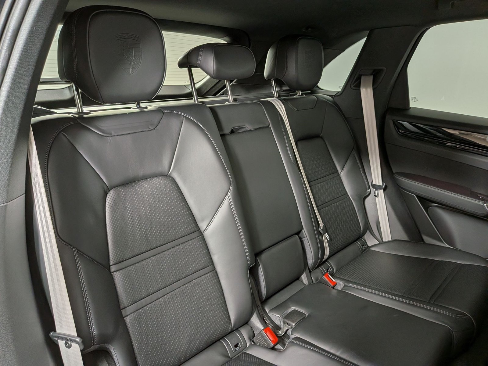 Certified 2023 Porsche Cayenne Platinum Edition AWD/4WD image 23