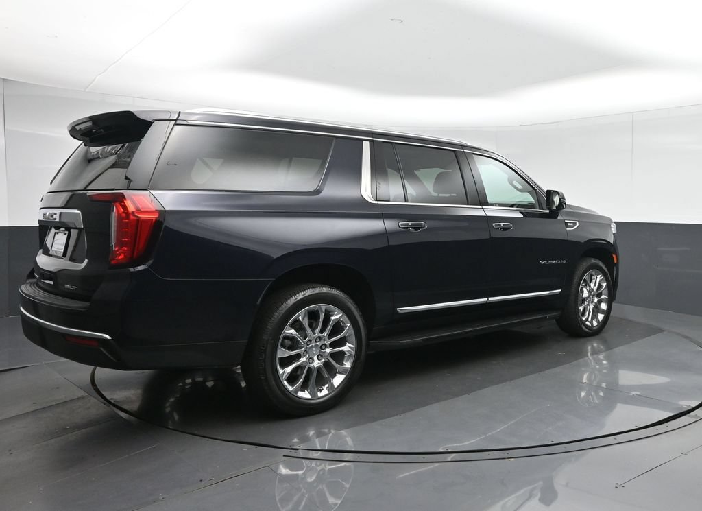 Used 2022 GMC Yukon XL SLT w/ SLT Premium Package AWD/4WD image 7
