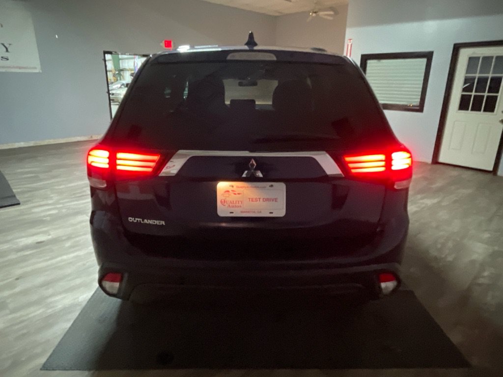 Used 2020 Mitsubishi Outlander ES FWD image 35