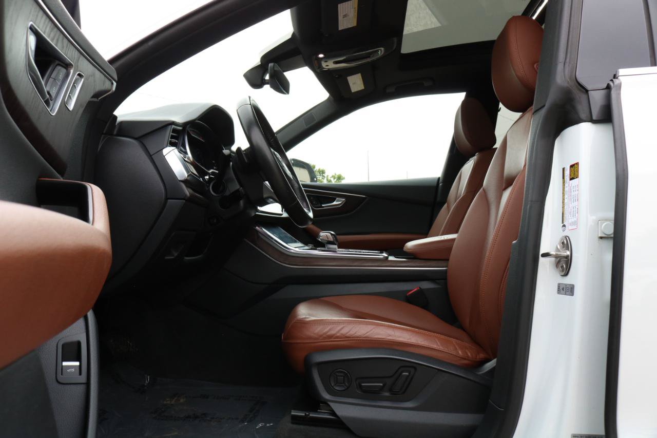 Used 2019 Audi Q8 Premium Plus w/ Premium Plus AWD/4WD image 3