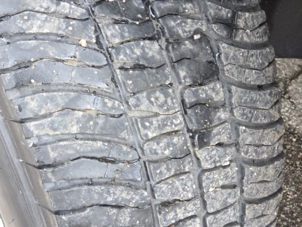 Used 2017 Ford F250 Lariat w/ Chrome Package image 10