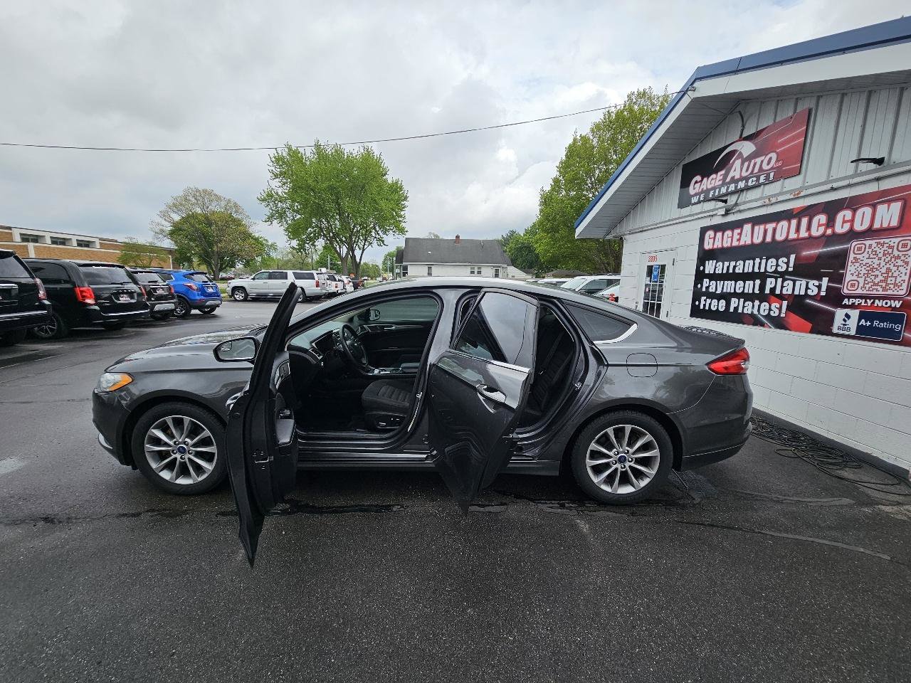 Used 2017 Ford Fusion SE FWD image 23