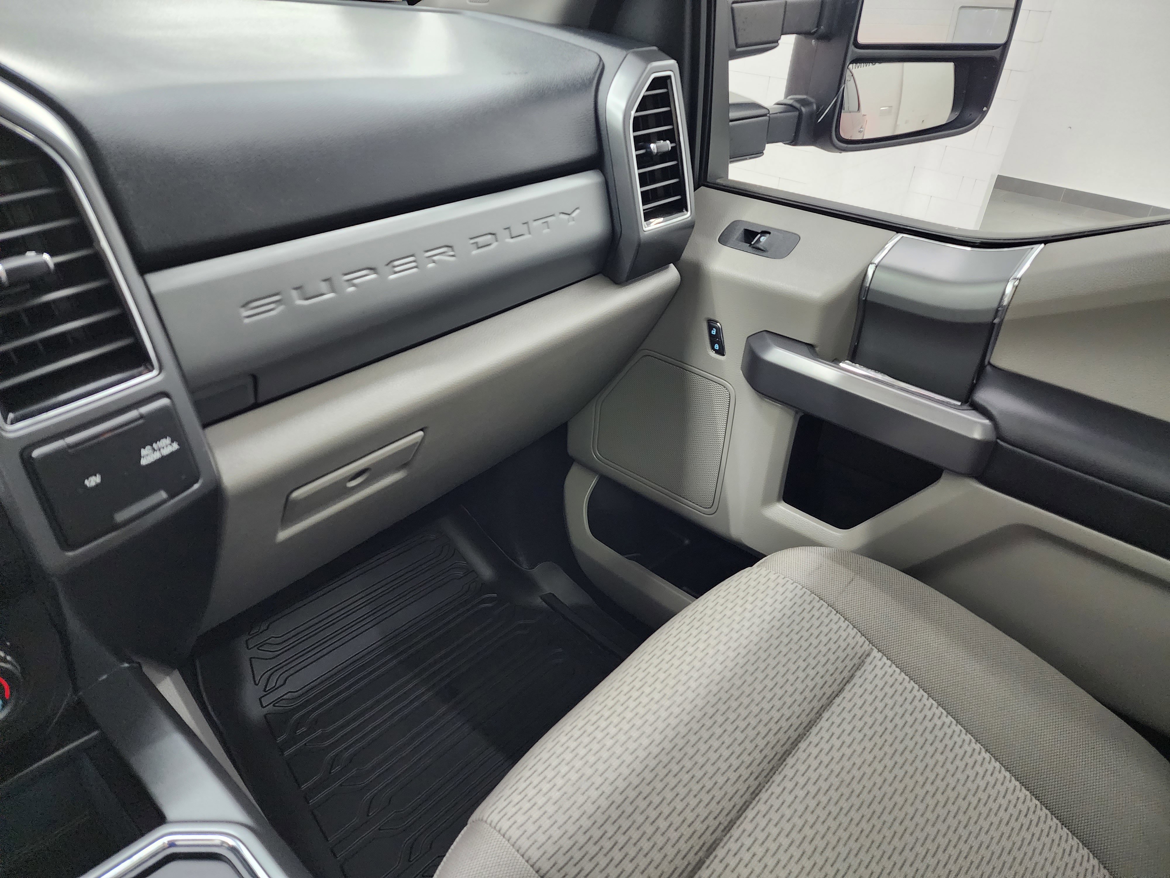 Used 2021 Ford F250 XLT w/ XLT Premium Package image 12