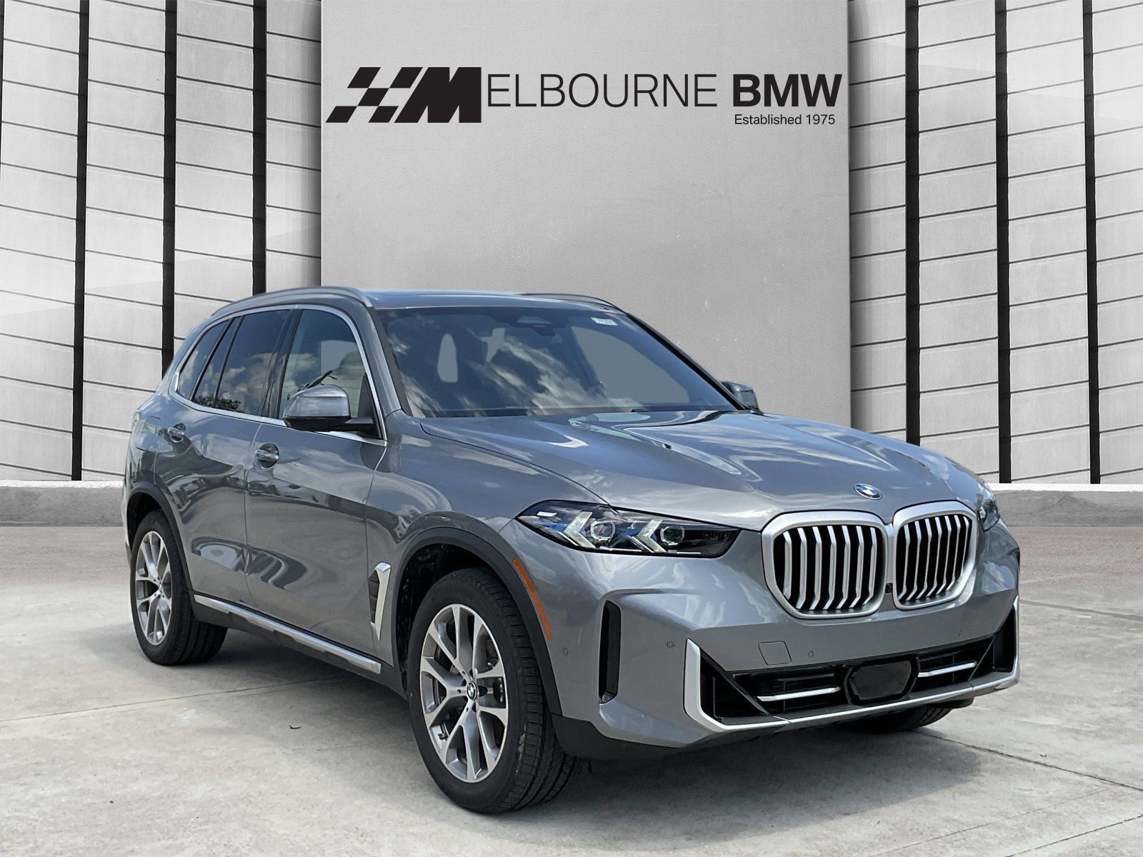 New 2026 BMW X5 xDrive40i w/ Premium Package