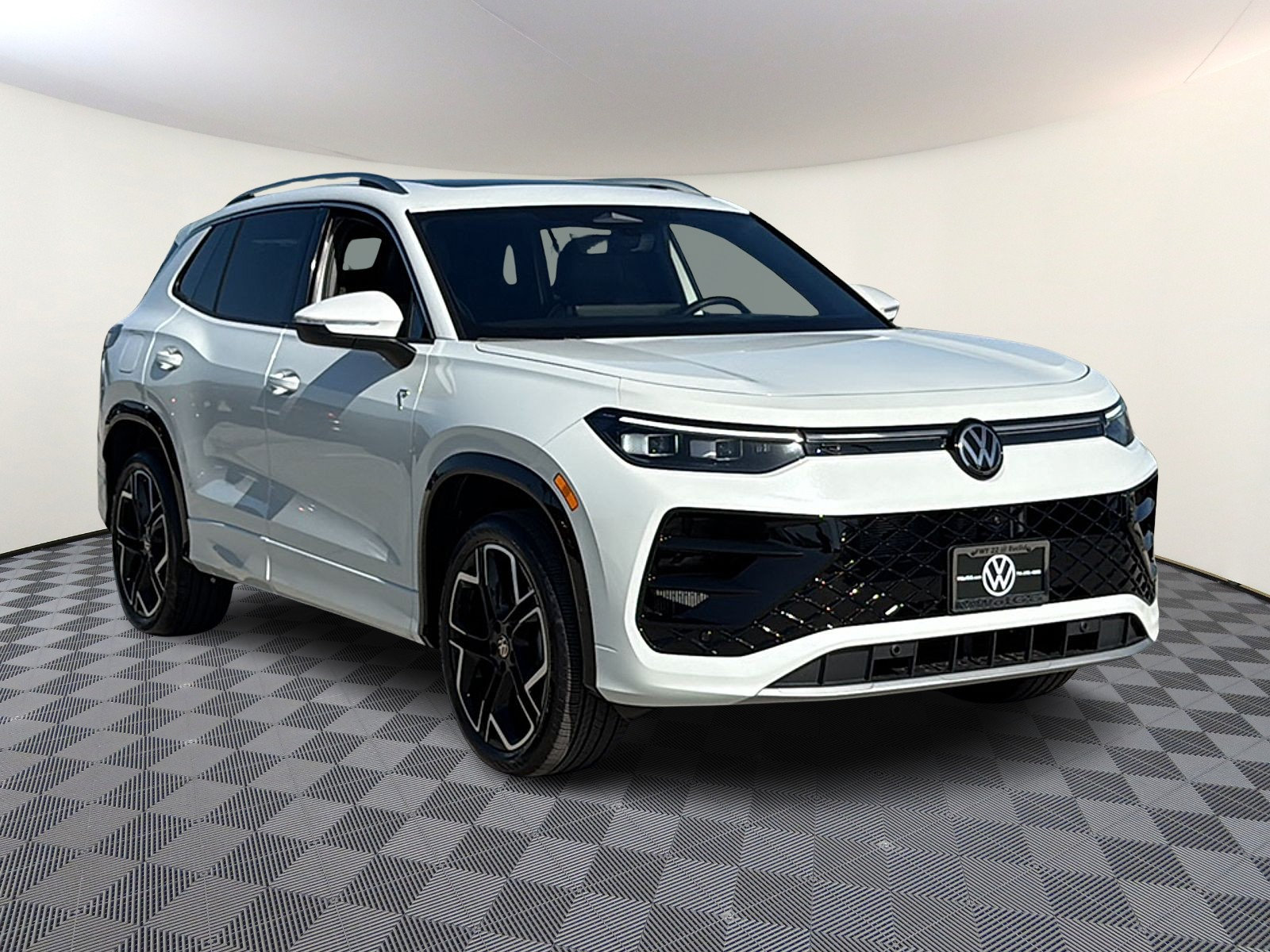New 2026 Volkswagen Tiguan SEL R-Line