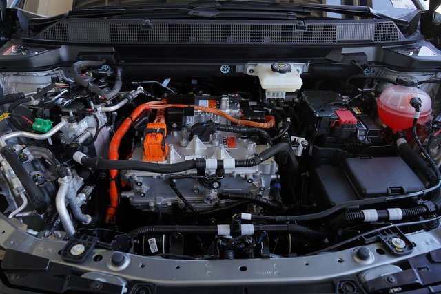 New 2025 Chevrolet Equinox EV LT image 30