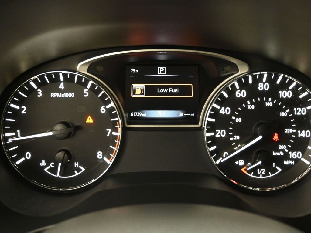 Used 2018 Nissan Pathfinder S image 18
