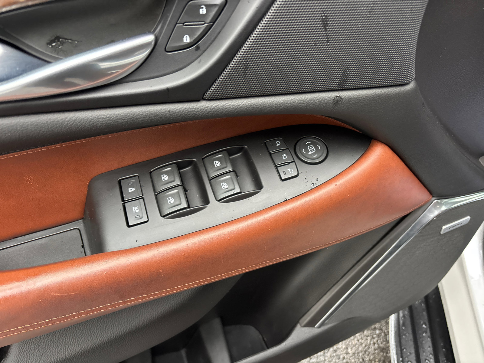 Used 2018 Cadillac Escalade Luxury image 13