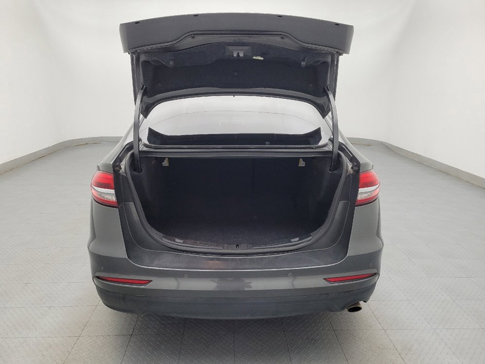 Used 2020 Ford Fusion SE FWD image 29