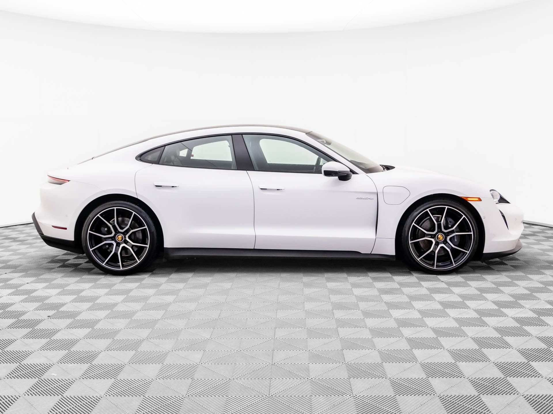 Used 2023 Porsche Taycan RWD image 6
