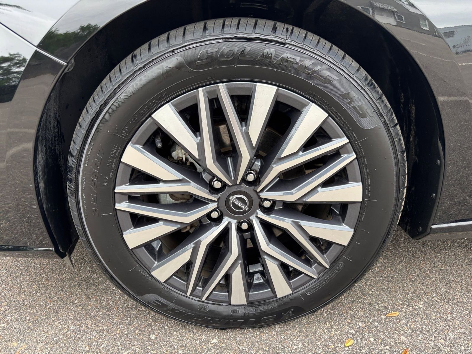 Used 2025 Nissan Altima 2.5 SV FWD image 31