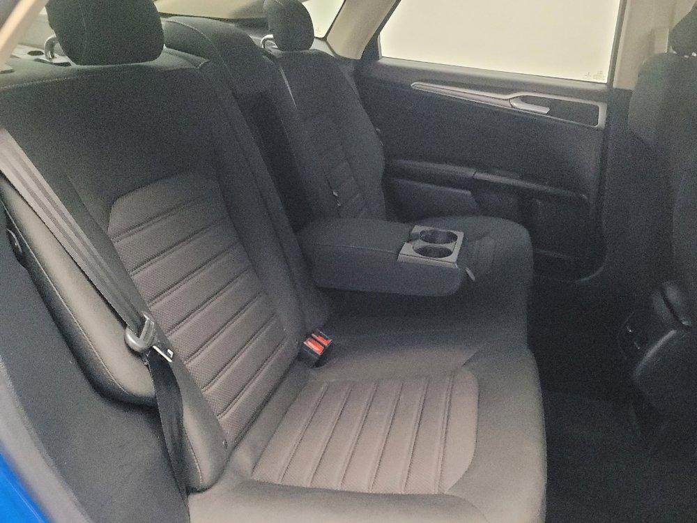 Used 2020 Ford Fusion SE image 19