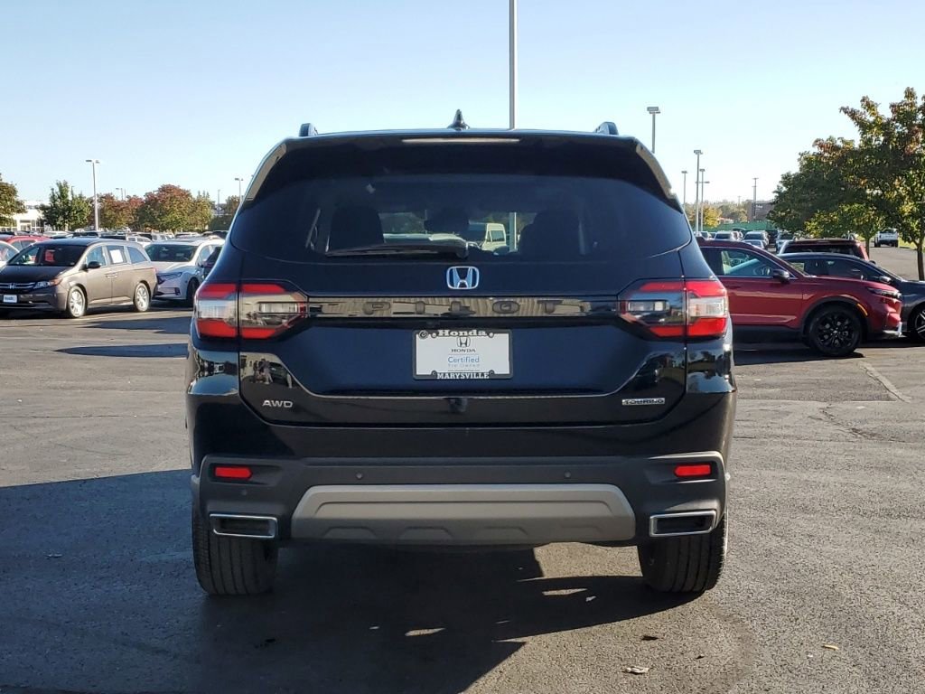 Certified 2023 Honda Pilot Touring image 3