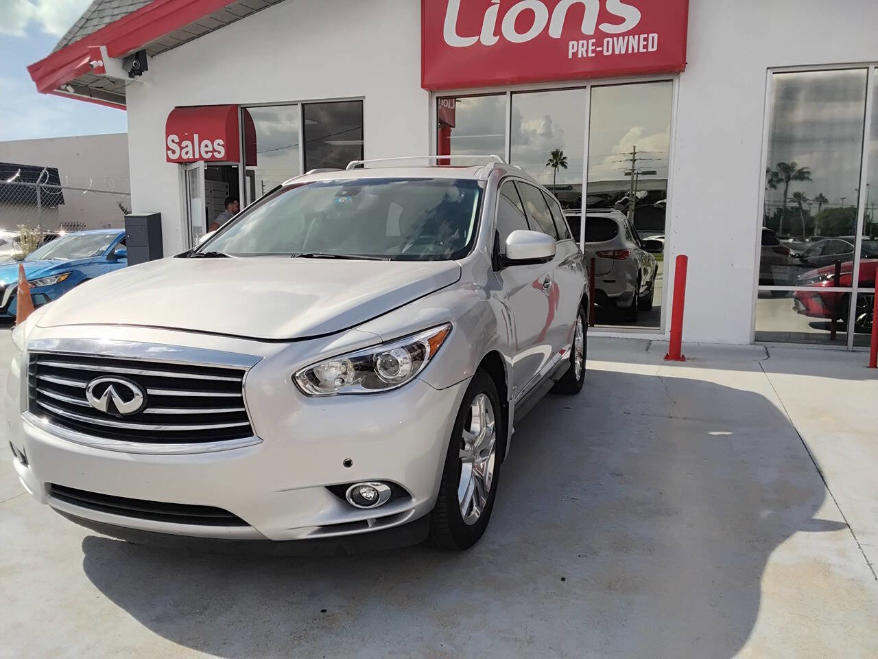 Used 2014 INFINITI QX60 Base AWD 4dr SUV w/ Premium Plus Package image 2