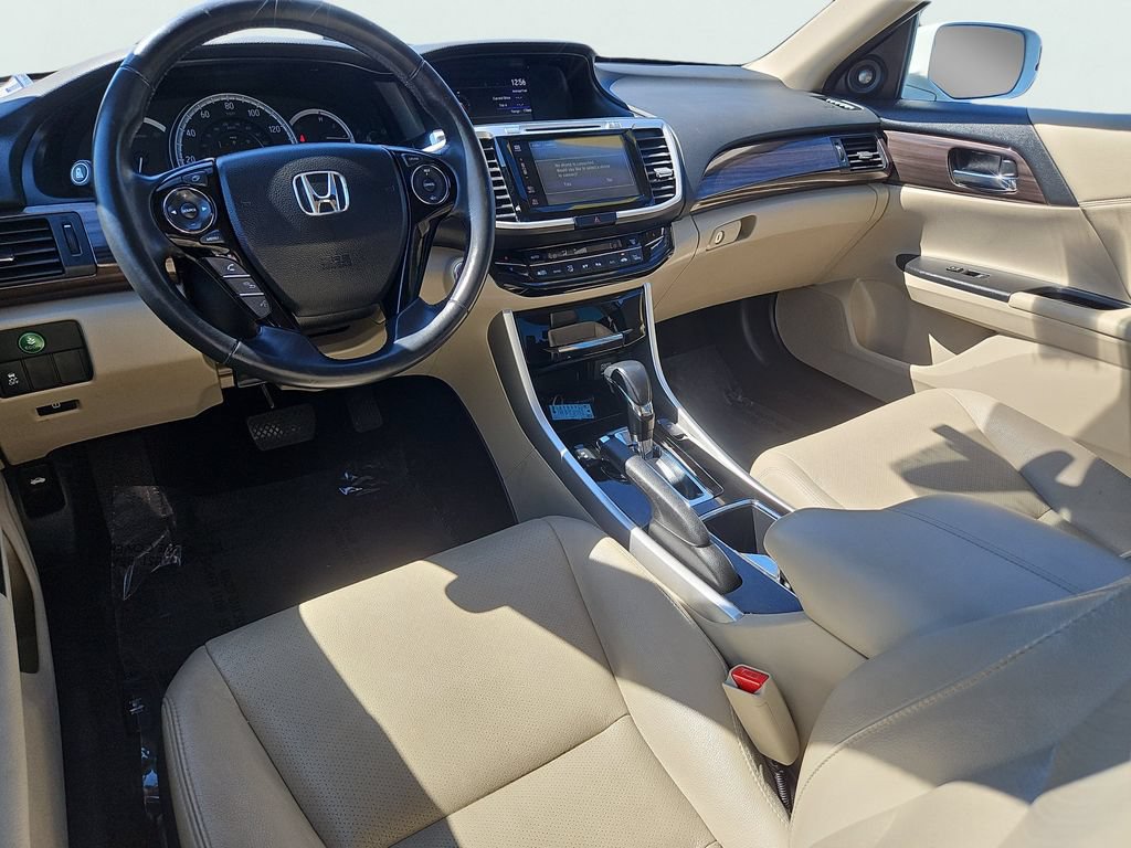 Used 2017 Honda Accord EX-L image 11
