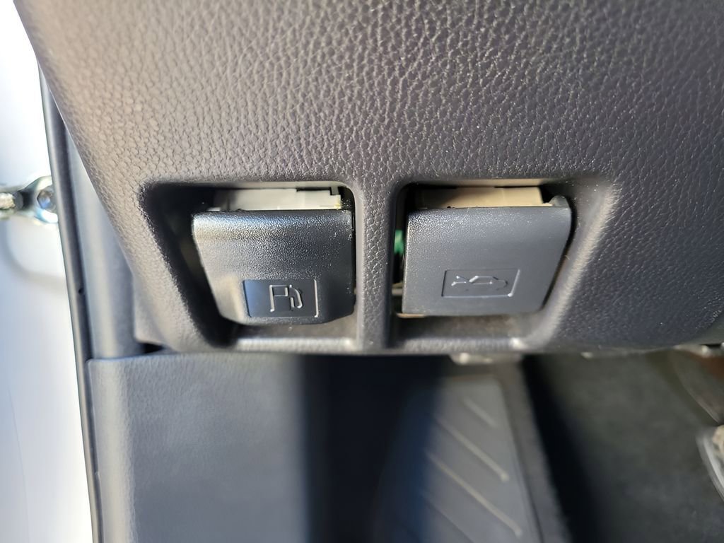 Used 2024 Toyota RAV4 LE FWD image 26