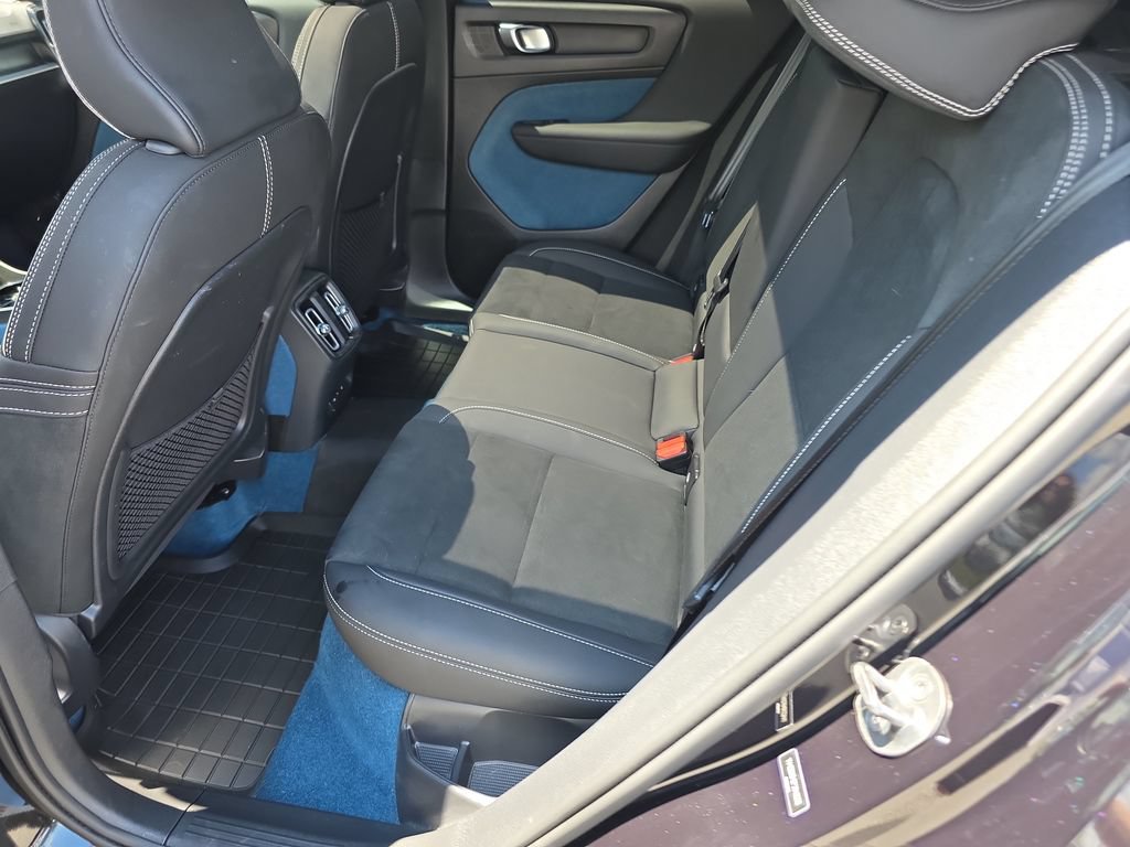 Certified 2023 Volvo C40 P8 Recharge Ultimate AWD/4WD image 10