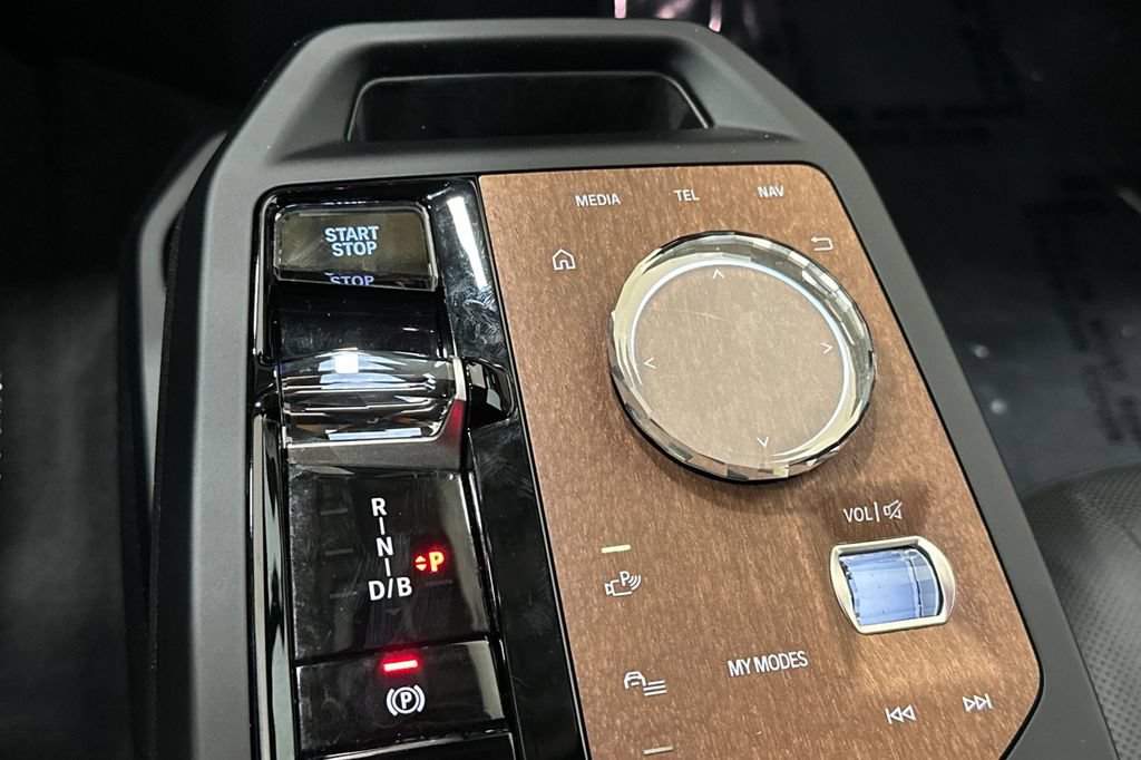 Certified 2023 BMW iX M60 AWD/4WD image 25