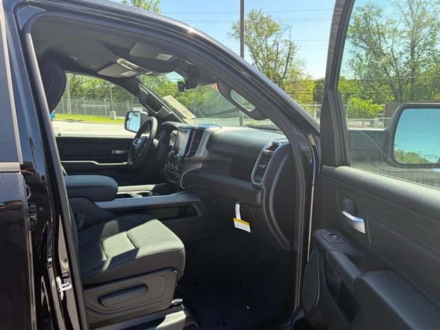 New 2026 RAM 1500 Express AWD/4WD image 24