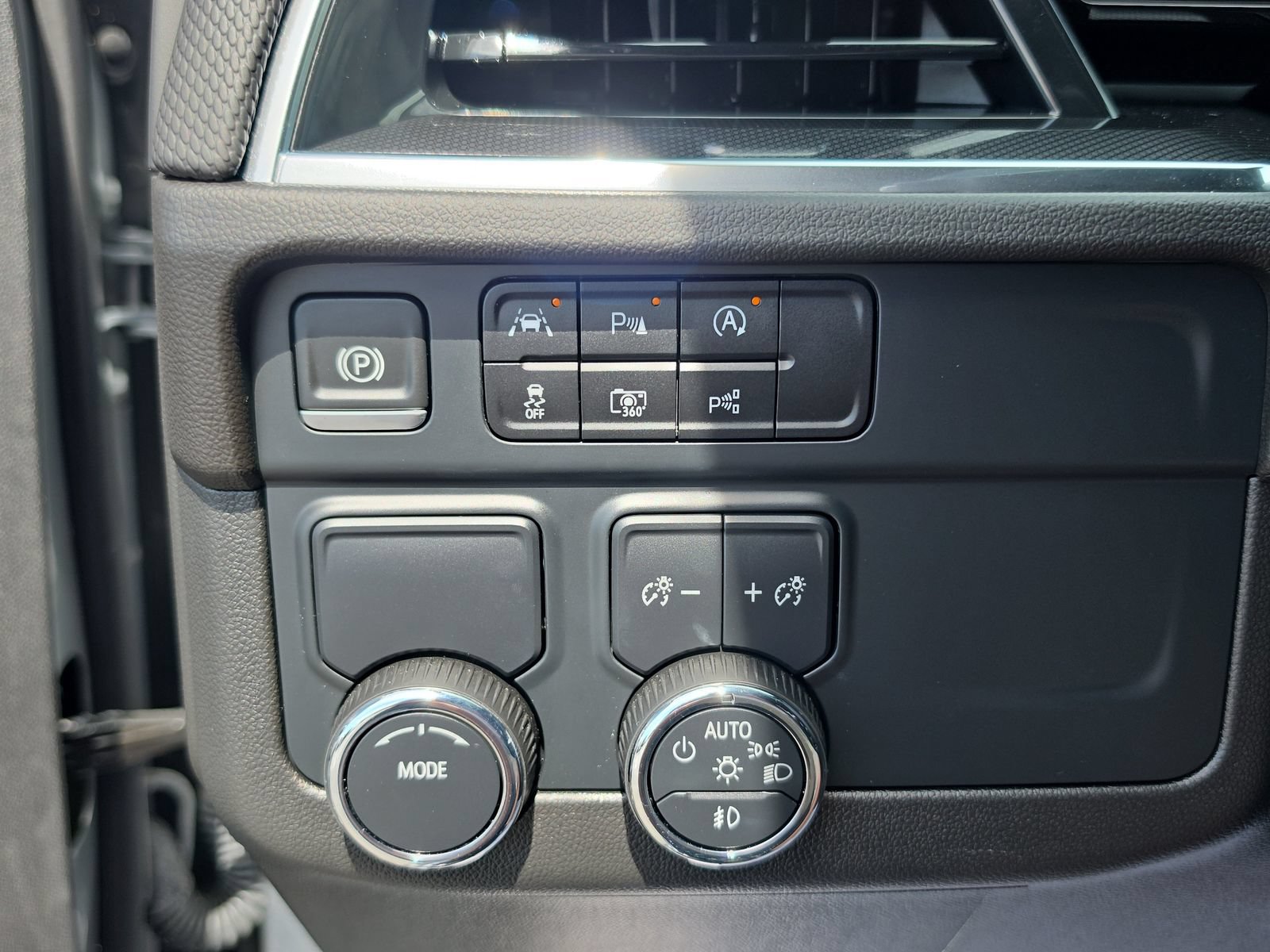 Used 2025 Chevrolet Tahoe RST w/ Comfort Package RWD image 24