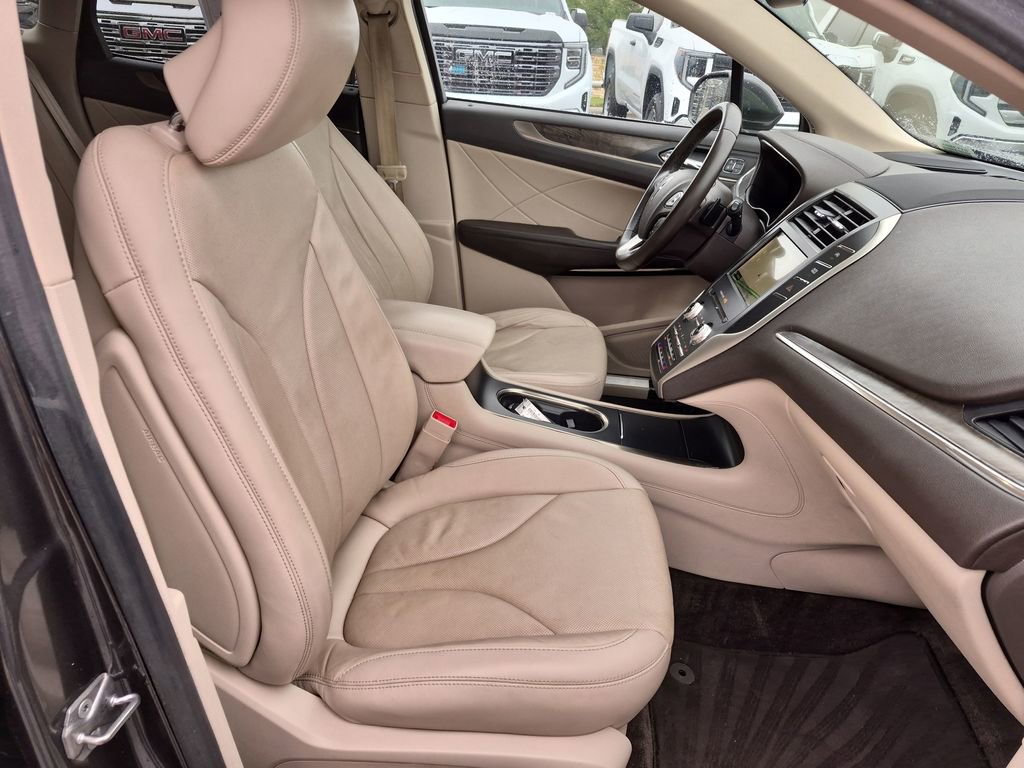 Used 2017 Lincoln MKC Reserve image 37