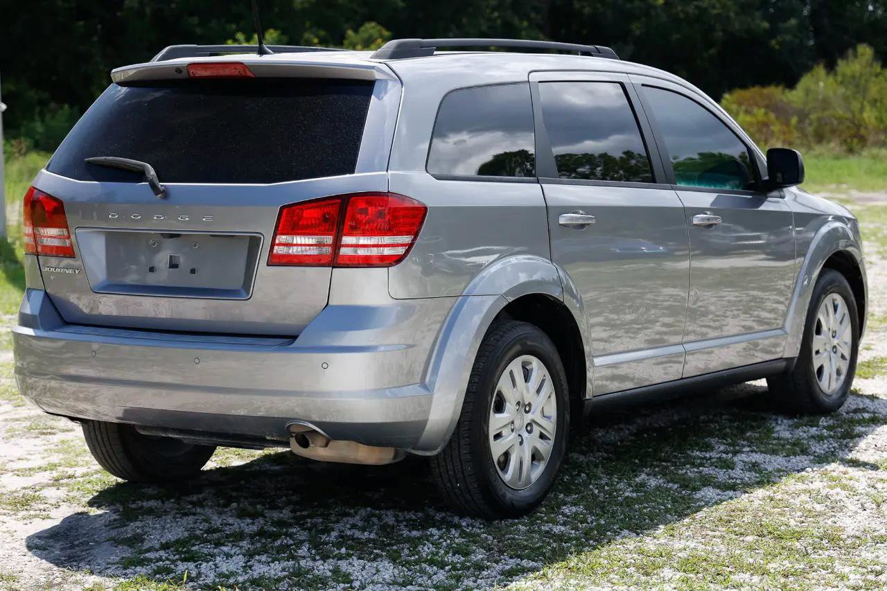 Used 2020 Dodge Journey SE FWD image 9