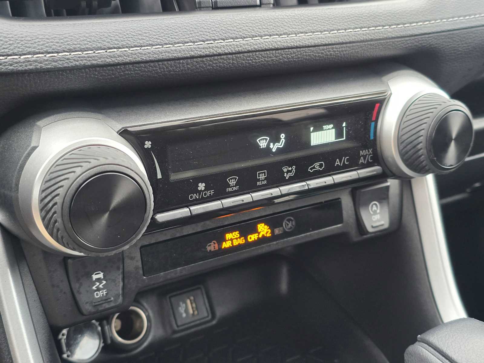 Certified 2025 Toyota RAV4 LE image 29