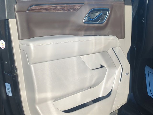 Used 2021 Chevrolet Suburban Z71 w/ Z71 Off-Road Package image 19