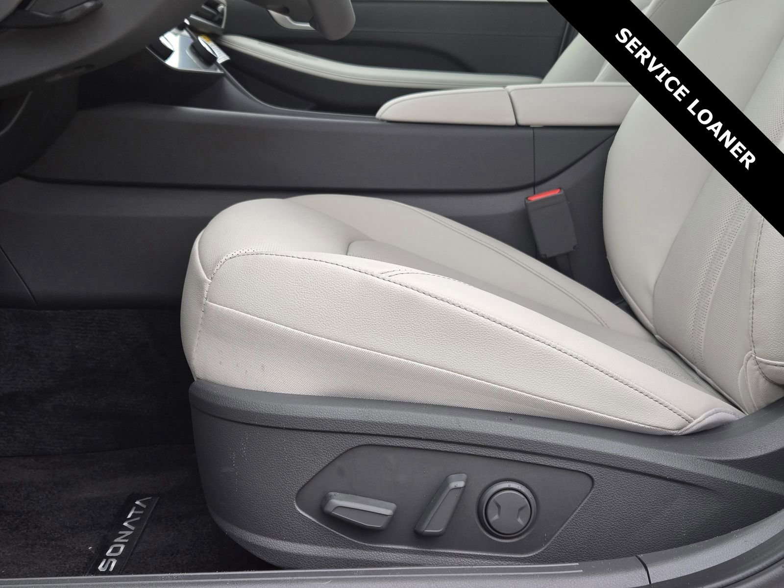 New 2025 Hyundai Sonata Limited FWD image 16