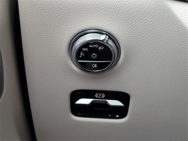 Used 2023 Mercedes-Benz GLC 300 4MATIC w/ Exclusive Trim Package image 24