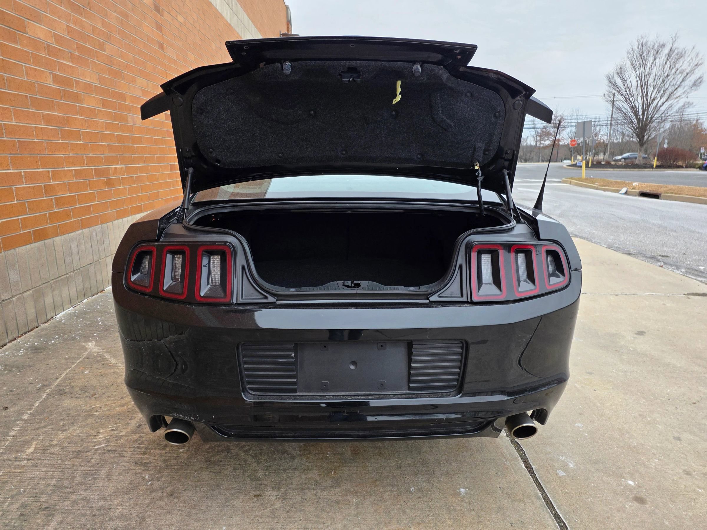 Used 2014 Ford Mustang GT RWD image 10