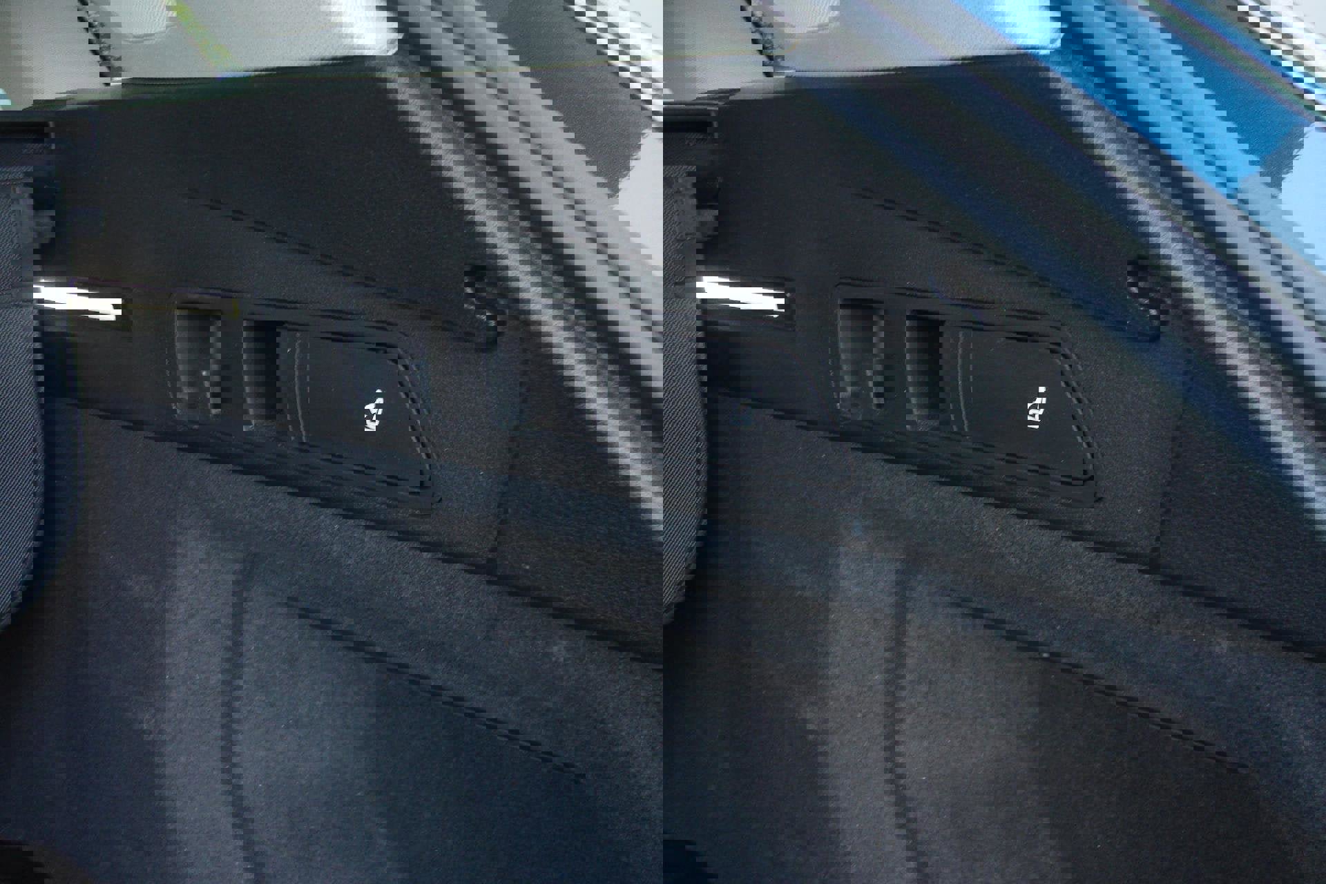 Used 2022 Audi e-tron Premium Plus image 38