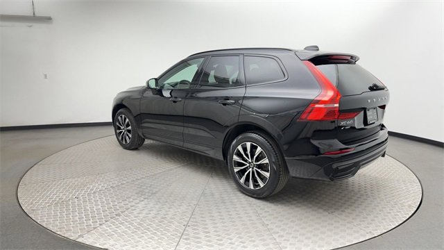 Used 2025 Volvo XC60 B5 Core image 4