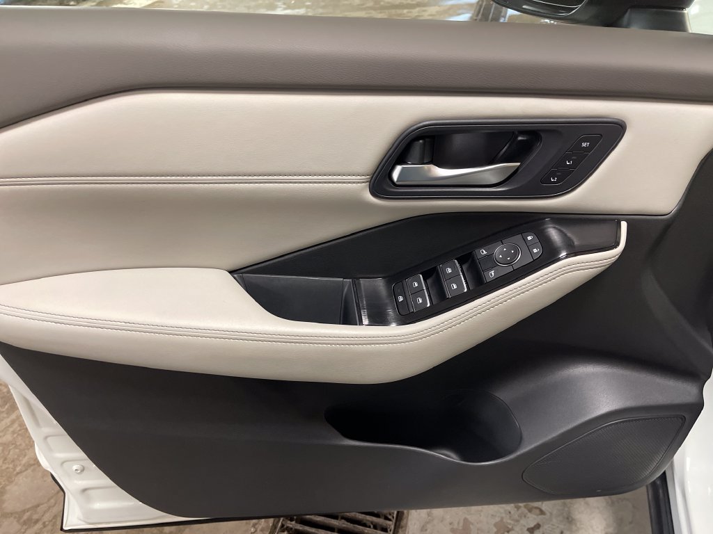 Certified 2023 Nissan Rogue SL AWD/4WD image 18