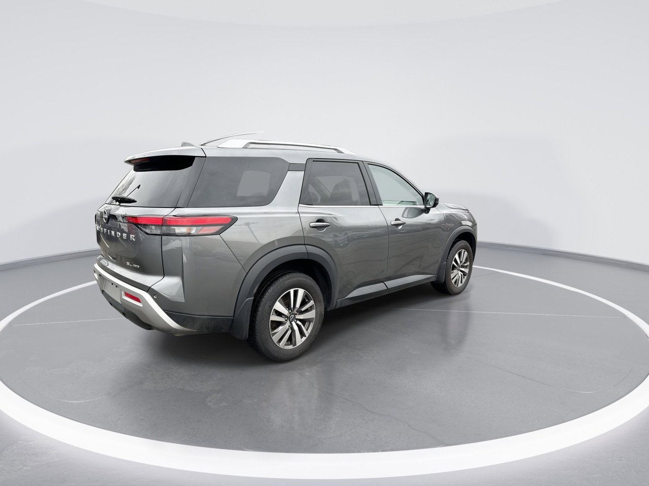 Used 2024 Nissan Pathfinder SL image 8