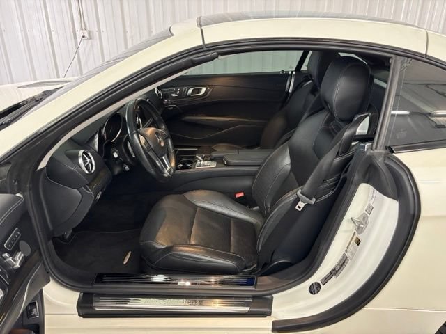 Used 2015 Mercedes-Benz SL 400 image 2