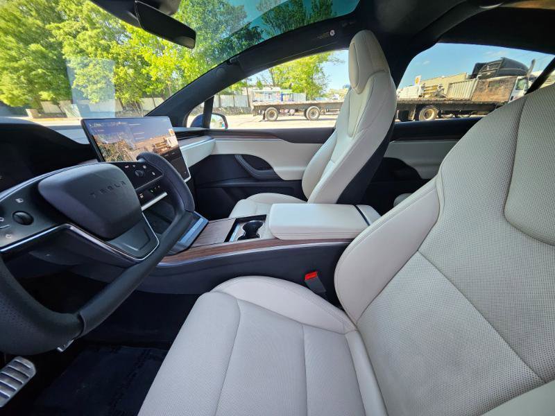Used 2023 Tesla Model X image 32