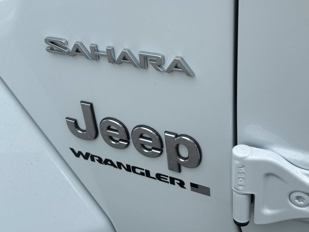 Used 2024 Jeep Wrangler Unlimited Sahara AWD/4WD image 16